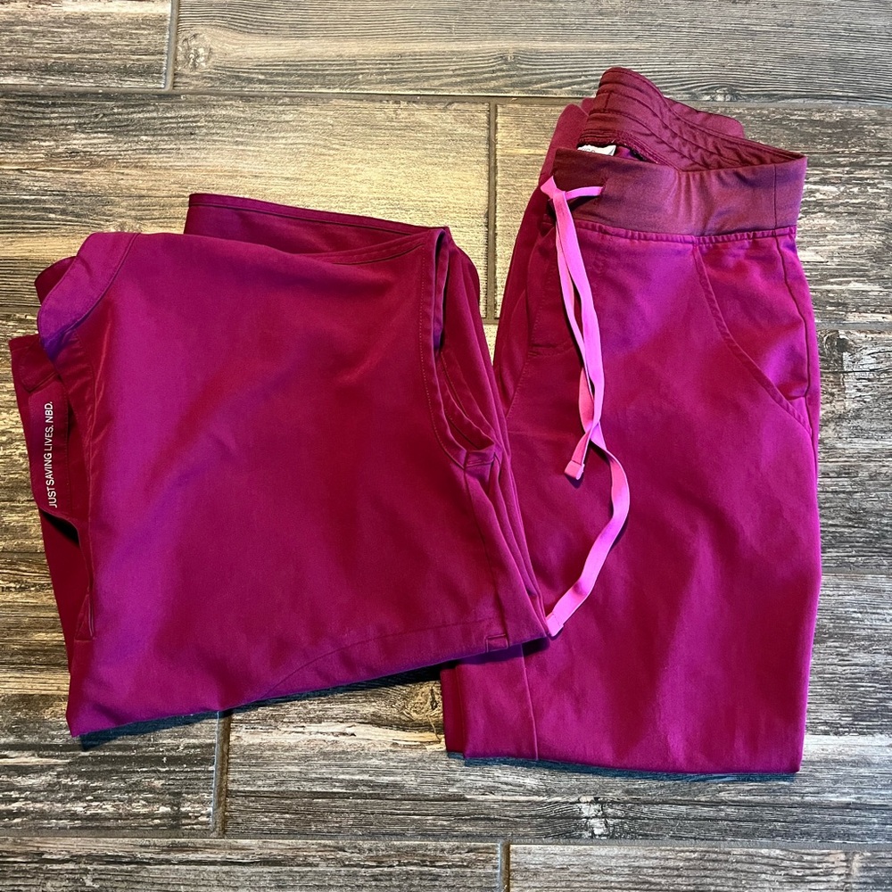 Magenta Figs Scrubs- Rafaela oversized top and high waisted joggers- XS/S